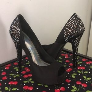 Size 6, black 4 inch heels